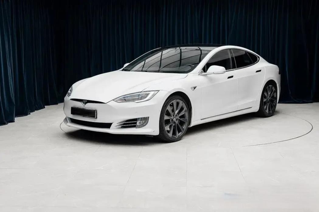 TESLA MODEL S 2018