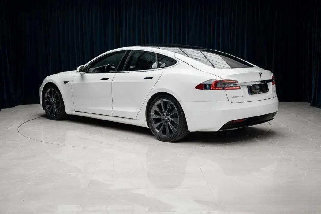 TESLA MODEL S 2018