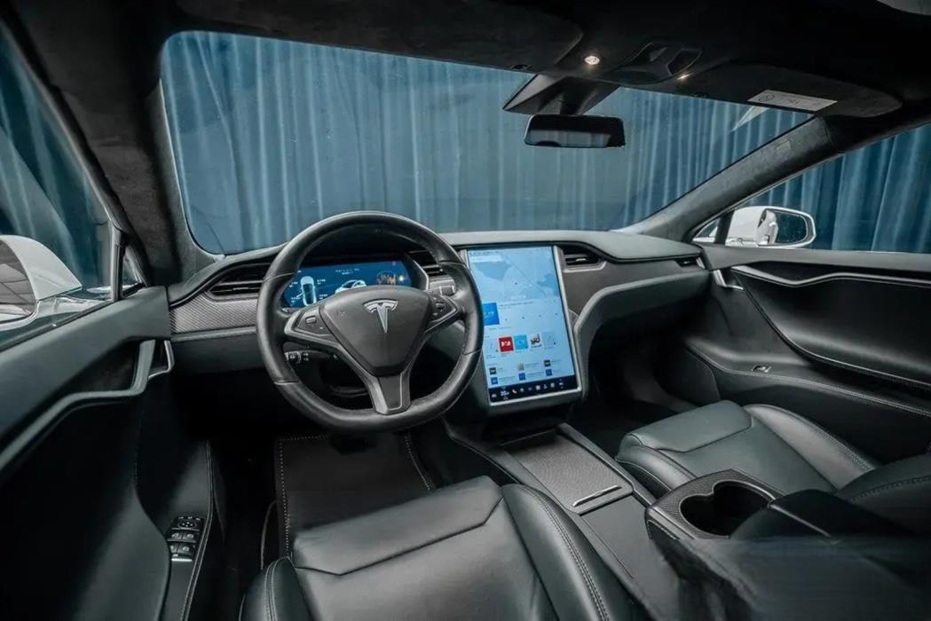 TESLA MODEL S 2018