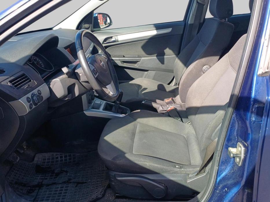 OPEL Astra 2010