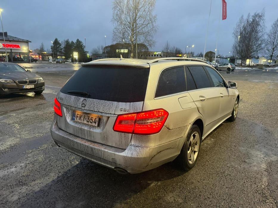 MERCEDES-BENZ E 2010