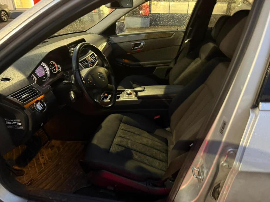 MERCEDES-BENZ E 2010