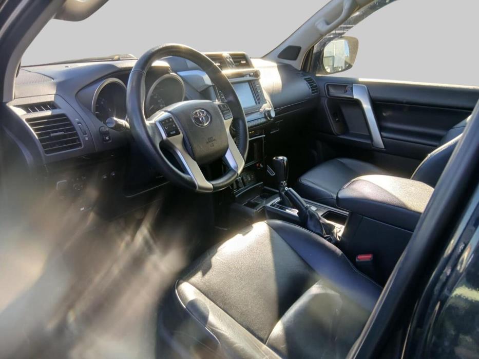 TOYOTA Land Cruiser 2017