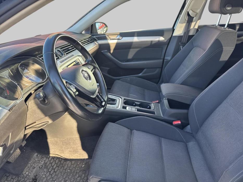 VOLKSWAGEN Passat 2017