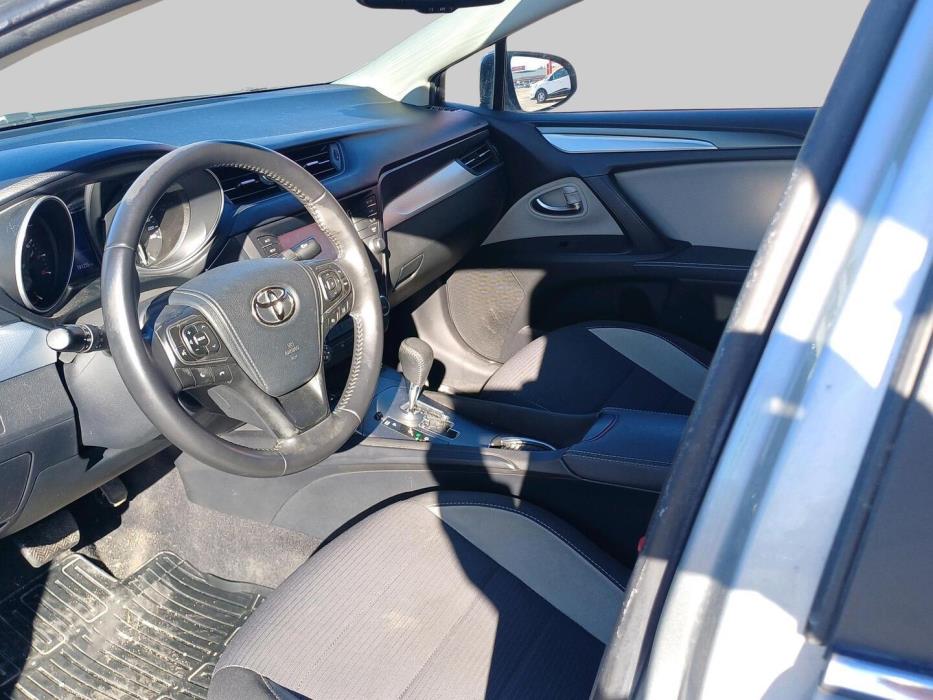 TOYOTA Avensis 2018
