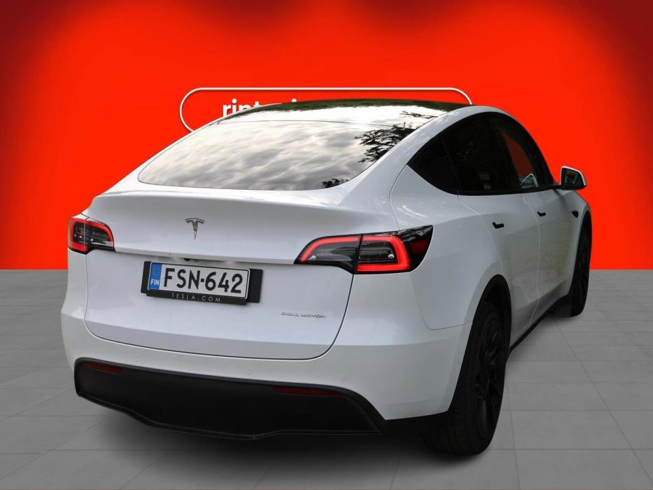 TESLA Model Y 2022