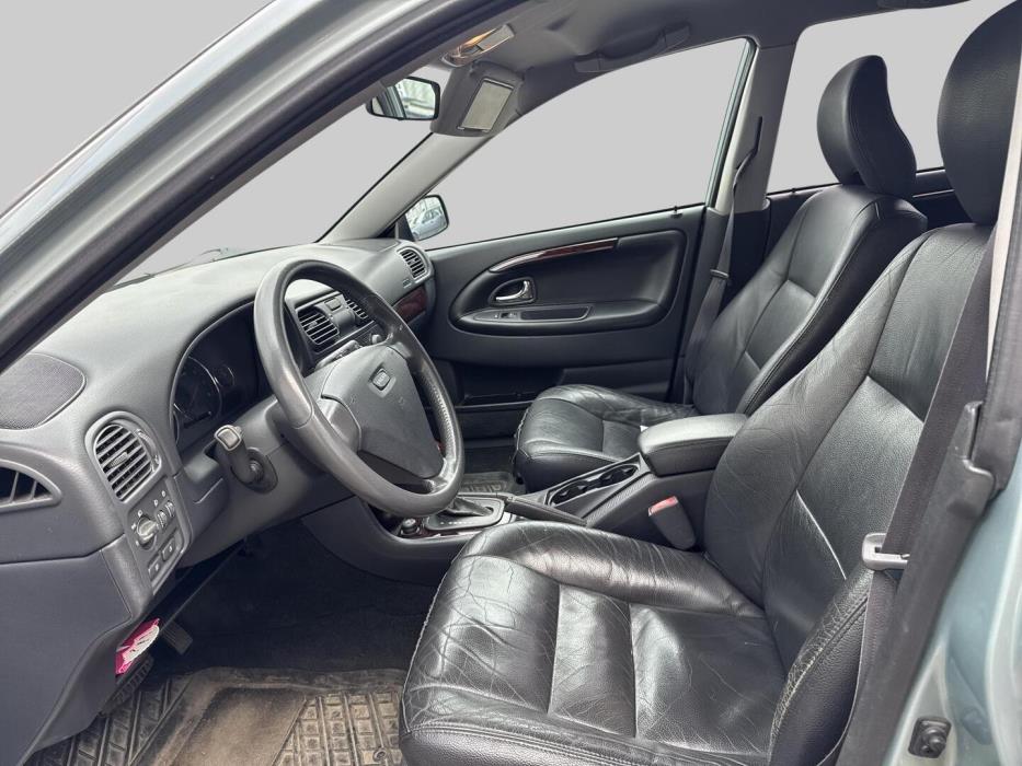 VOLVO V40 2004