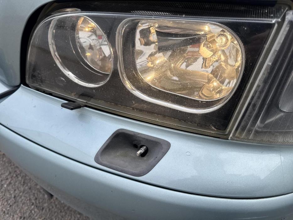VOLVO V40 2004