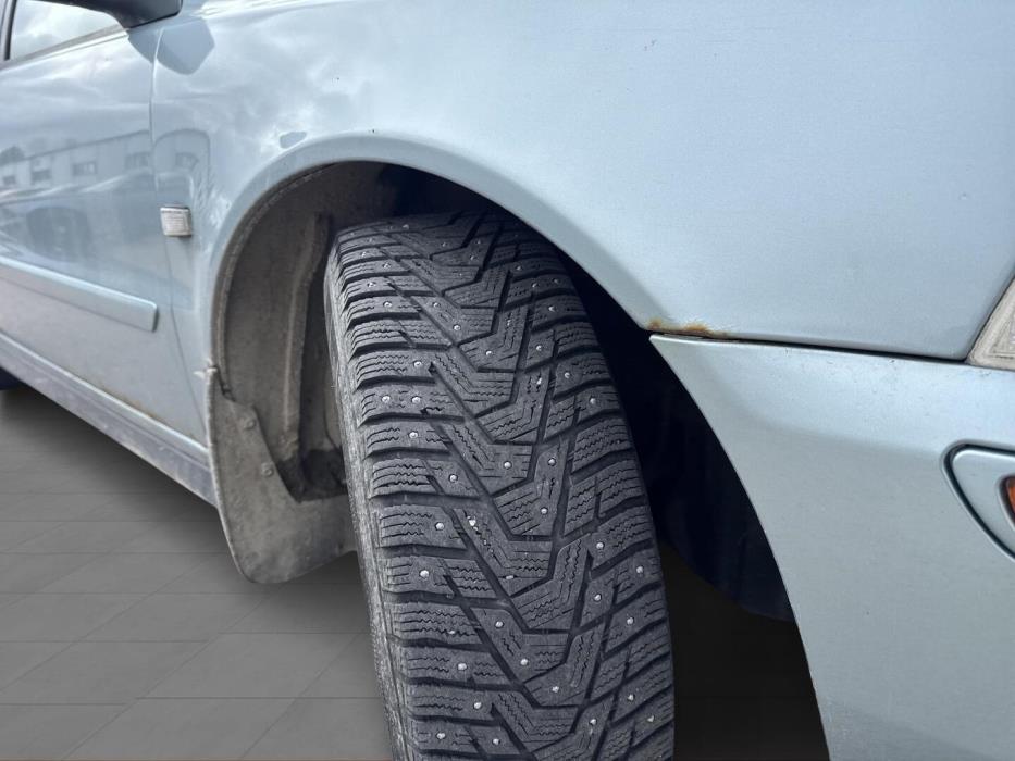 VOLVO V40 2004