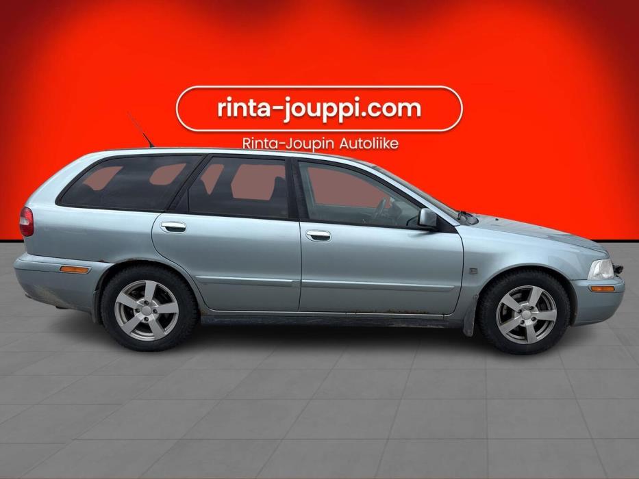 VOLVO V40 2004