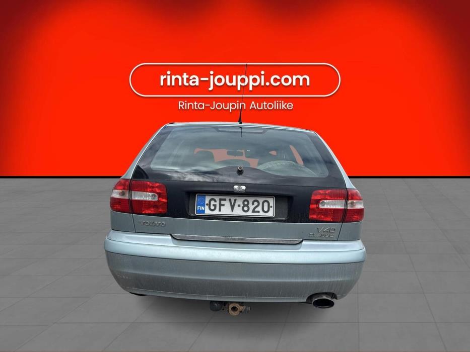VOLVO V40 2004
