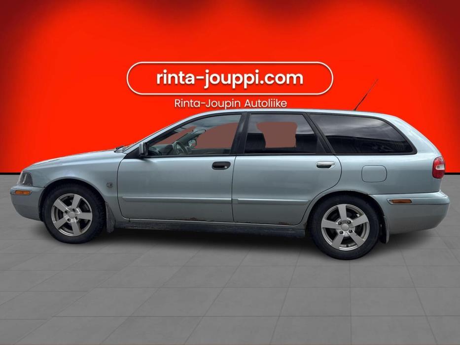 VOLVO V40 2004