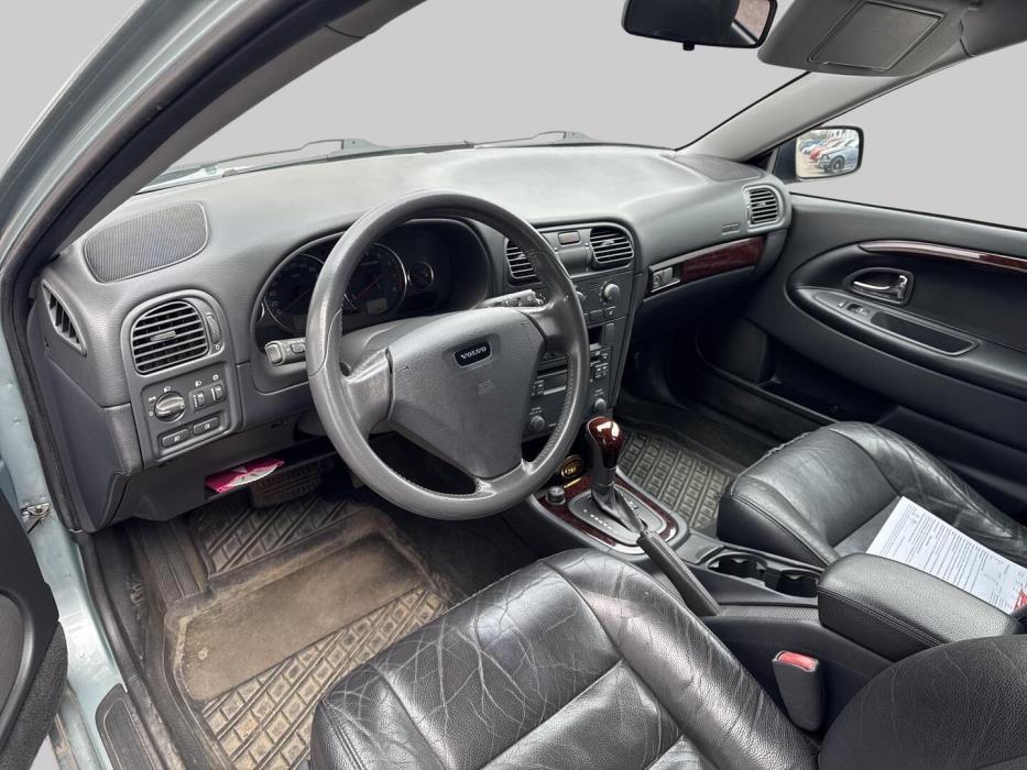 VOLVO V40 2004