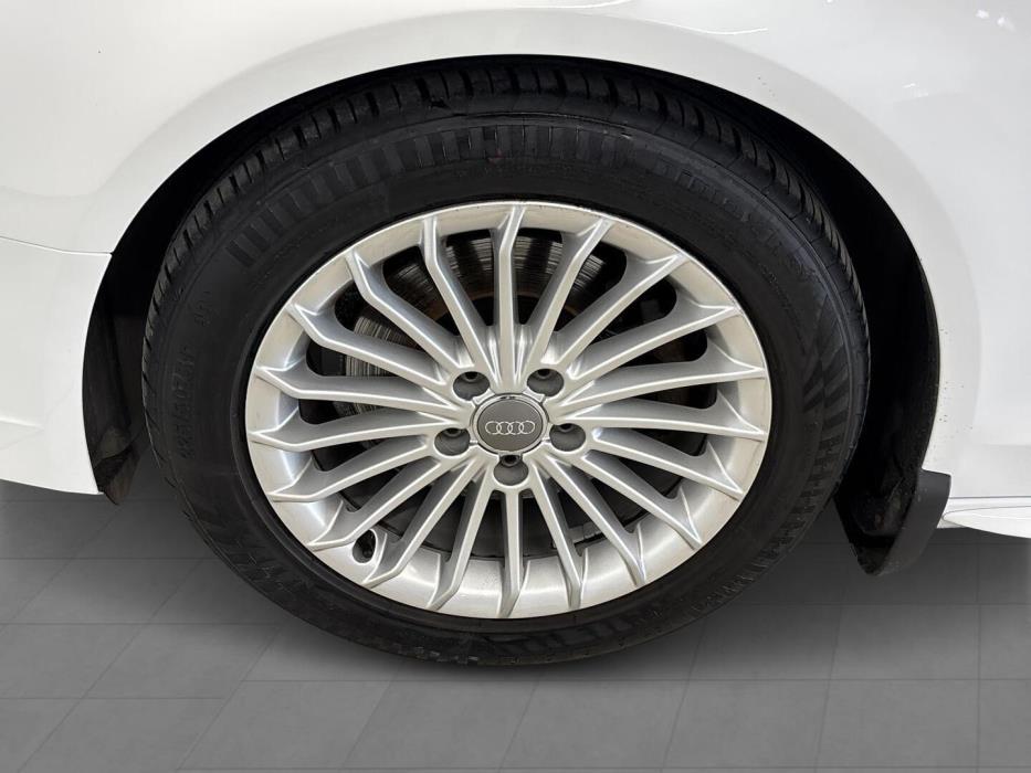 AUDI A4 2014