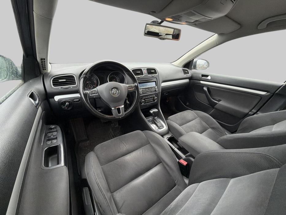 VOLKSWAGEN Golf 2010