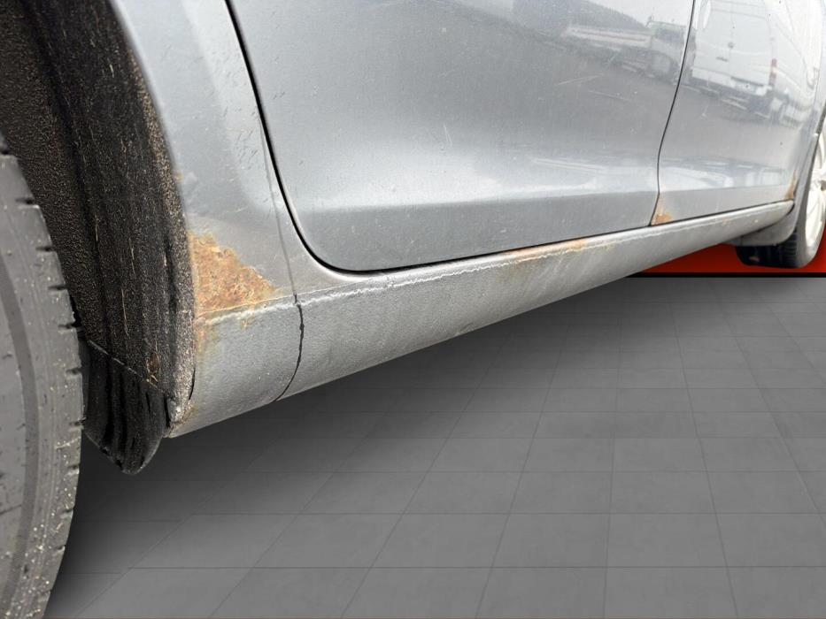 VOLKSWAGEN Golf 2010