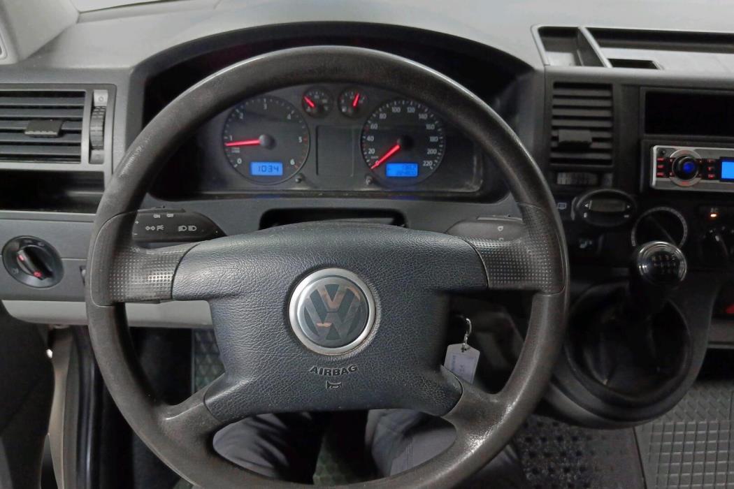 VOLKSWAGEN Transporter 2005