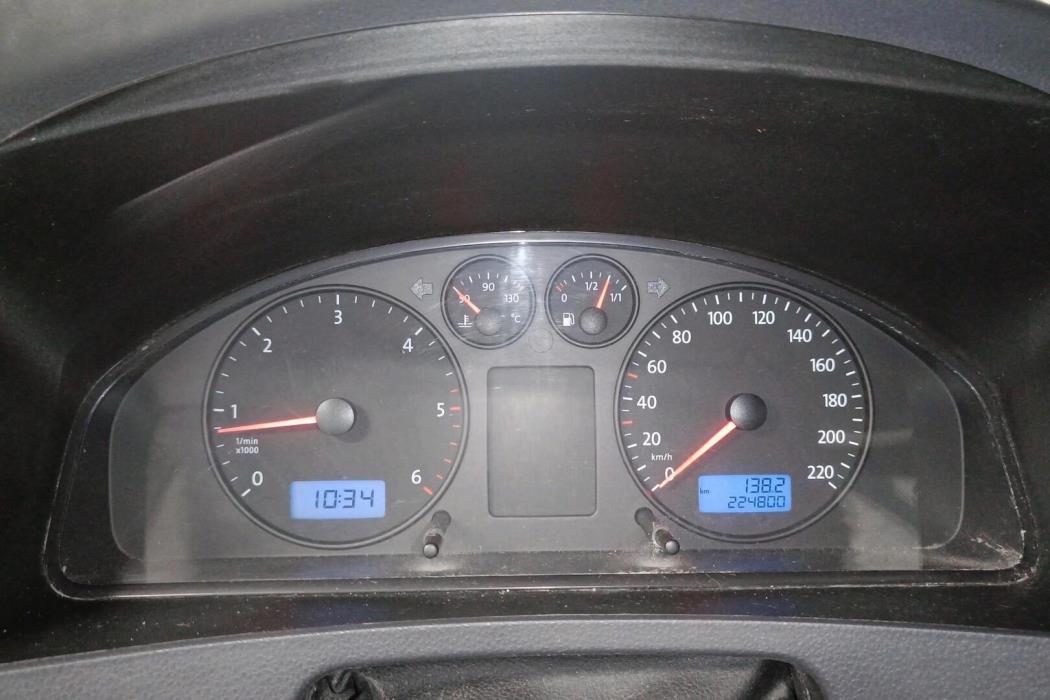 VOLKSWAGEN Transporter 2005