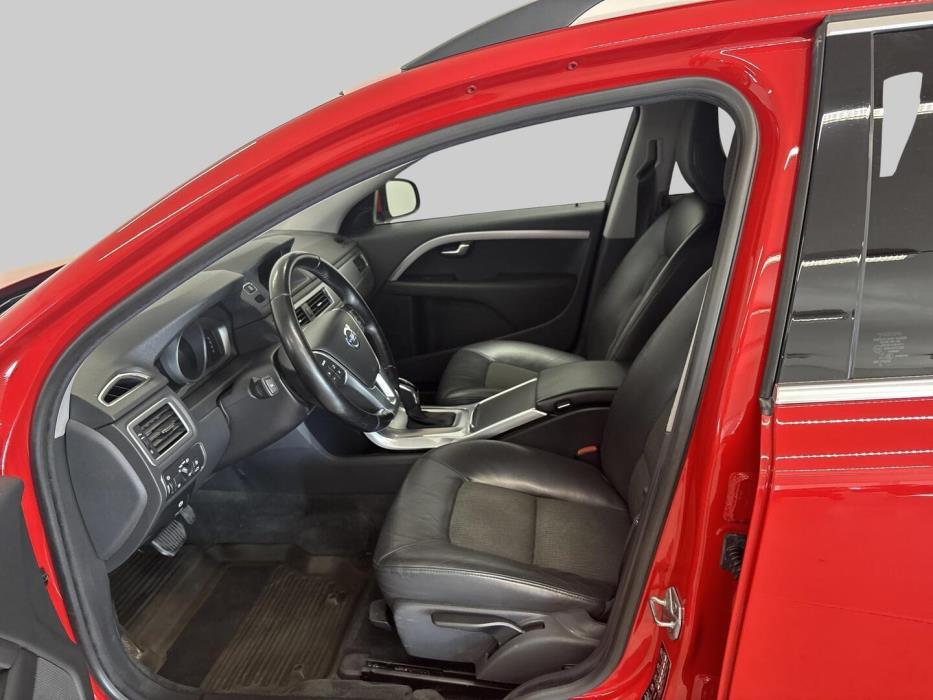 VOLVO V70 2015