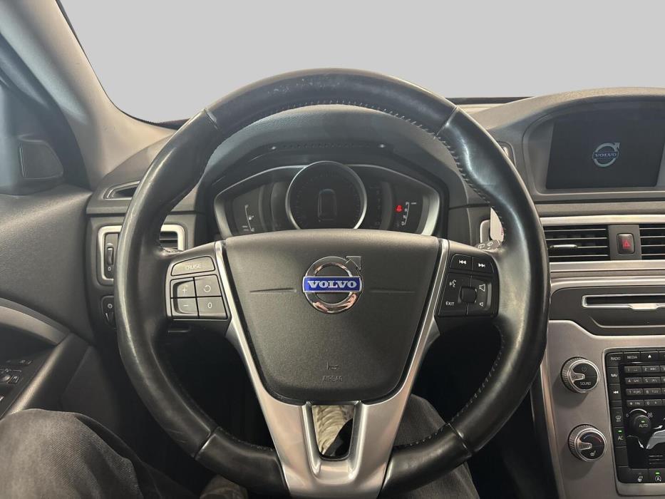VOLVO V70 2015