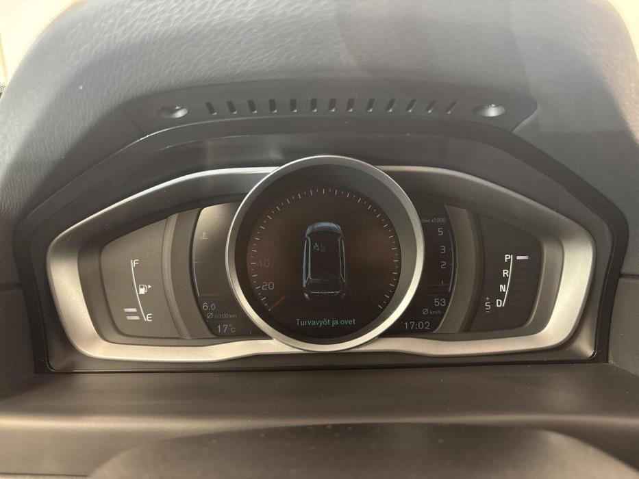 VOLVO V70 2015