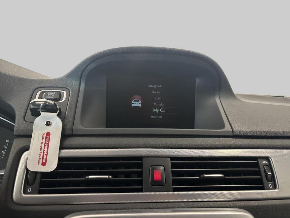 VOLVO V70 2015