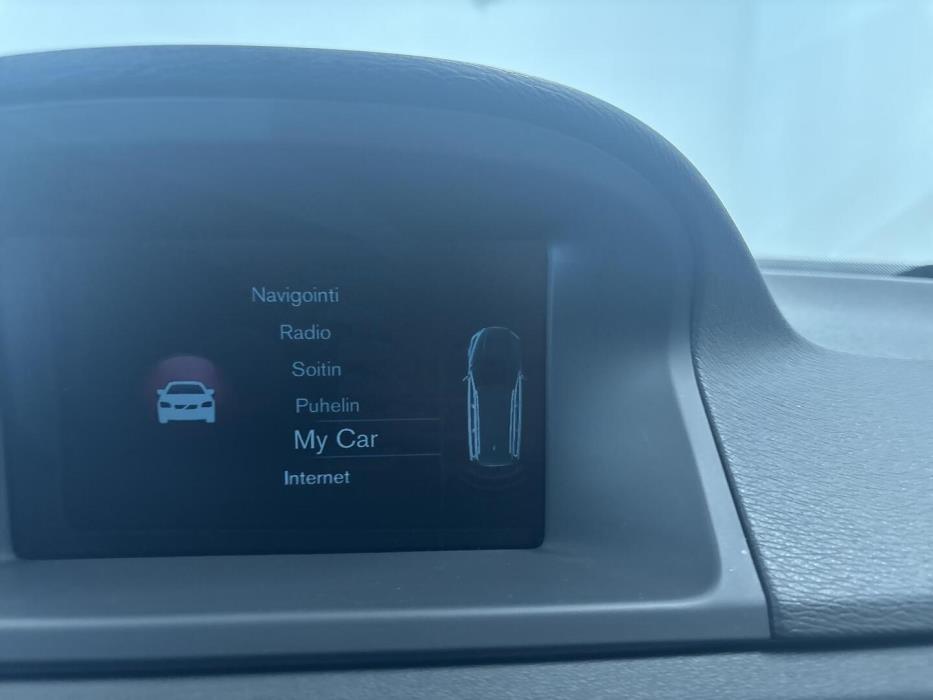 VOLVO V70 2015