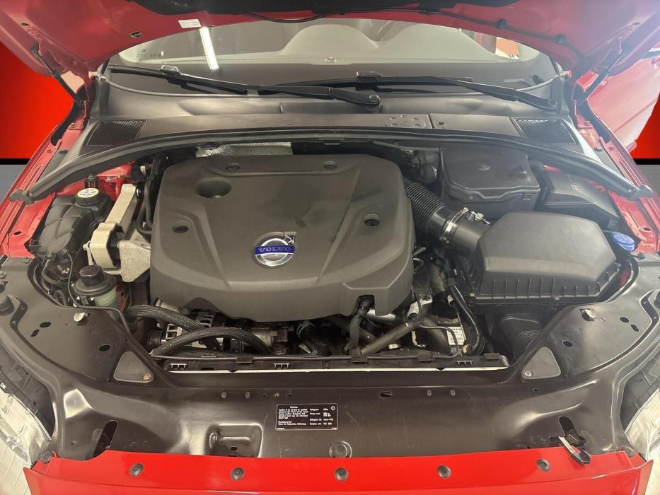 VOLVO V70 2015