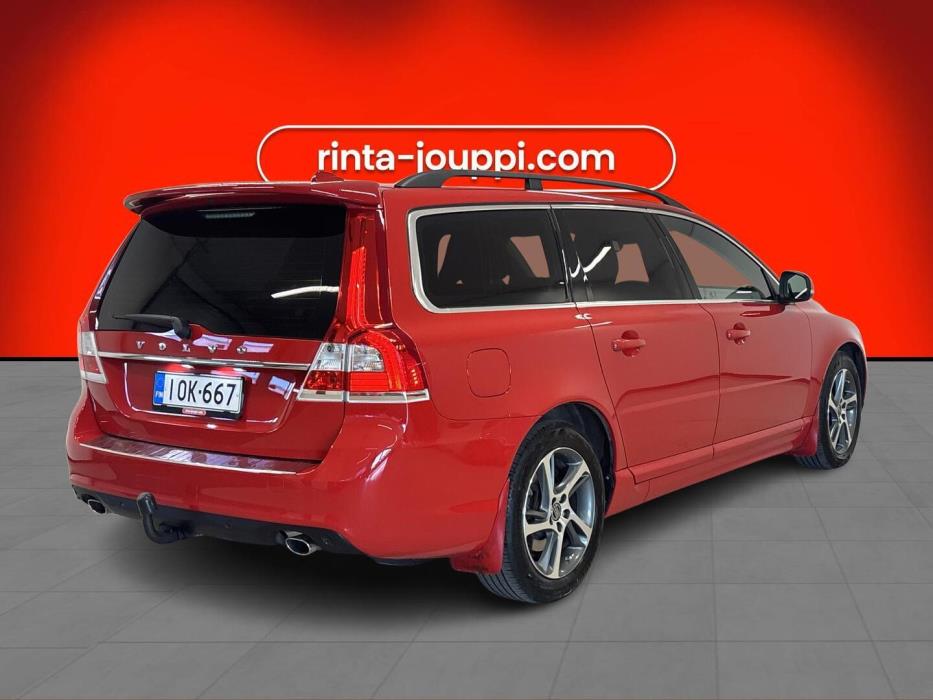 VOLVO V70 2015