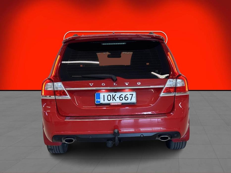 VOLVO V70 2015