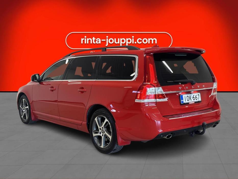 VOLVO V70 2015