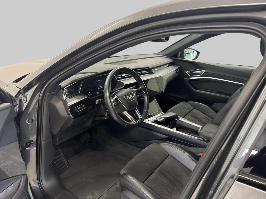 AUDI e-tron 2021