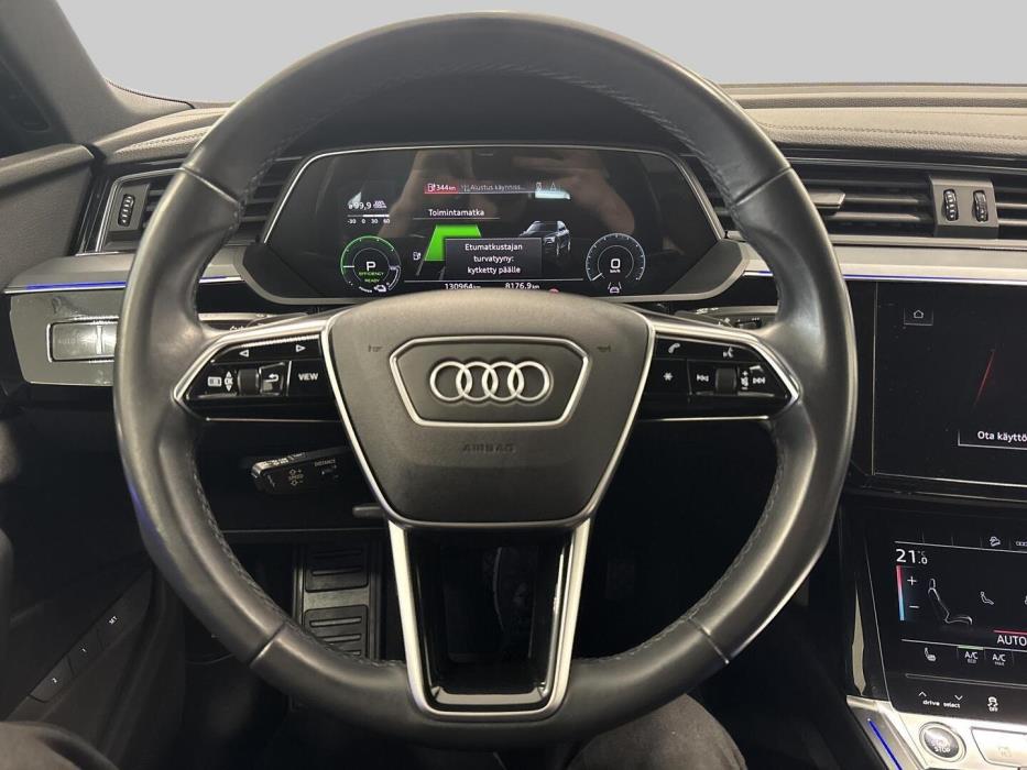 AUDI e-tron 2021