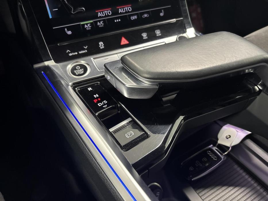 AUDI e-tron 2021