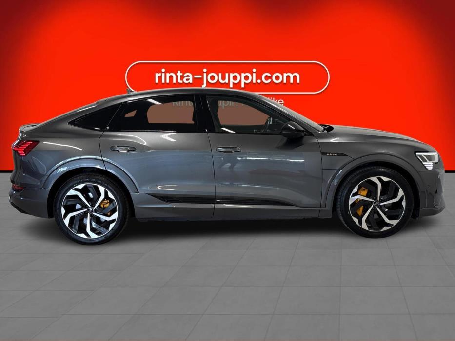 AUDI e-tron 2021