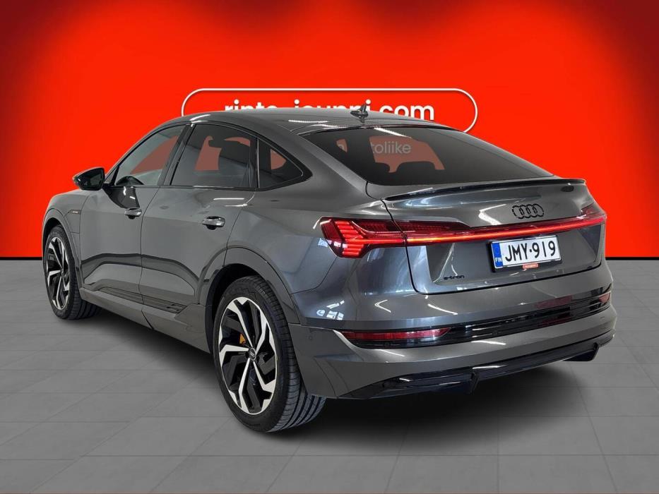 AUDI e-tron 2021