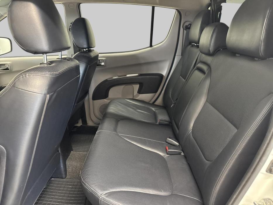 MITSUBISHI L200 2011