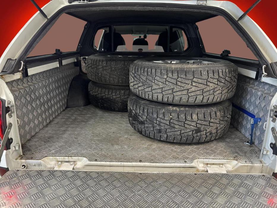 MITSUBISHI L200 2011