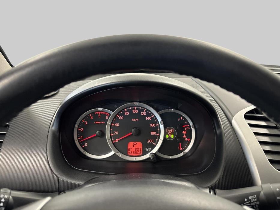 MITSUBISHI L200 2011