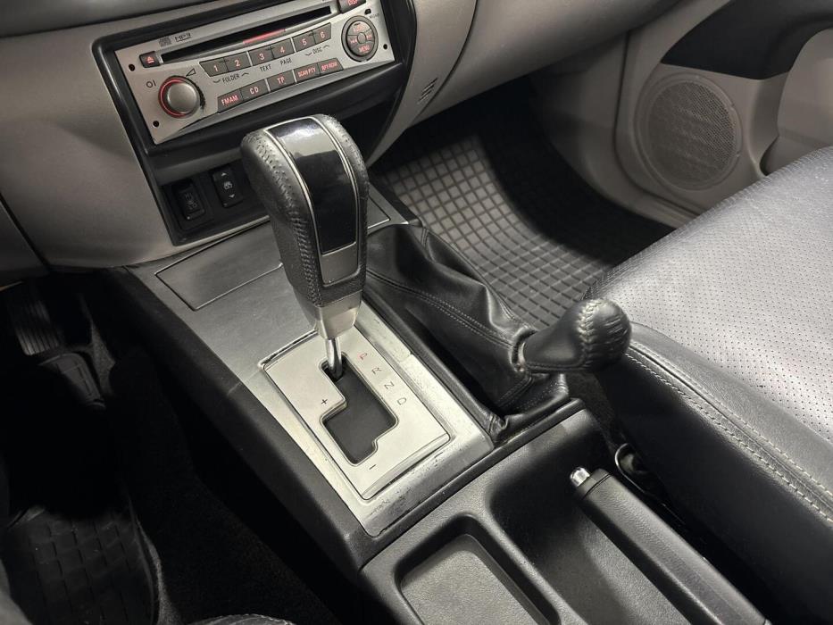 MITSUBISHI L200 2011