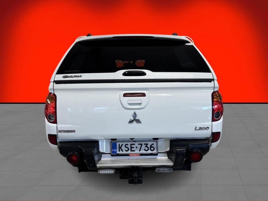 MITSUBISHI L200 2011