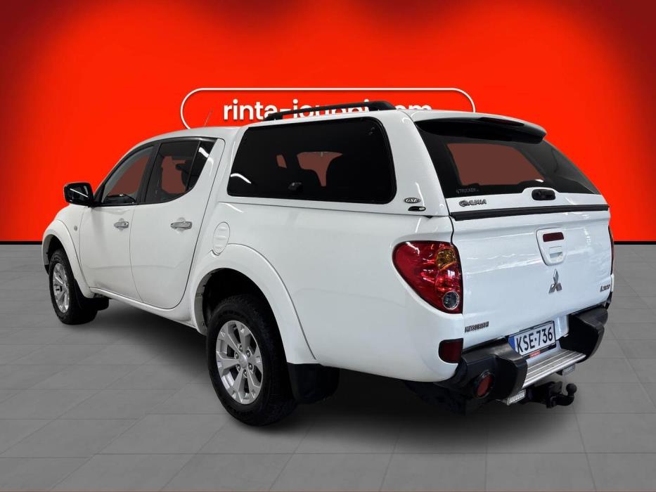 MITSUBISHI L200 2011