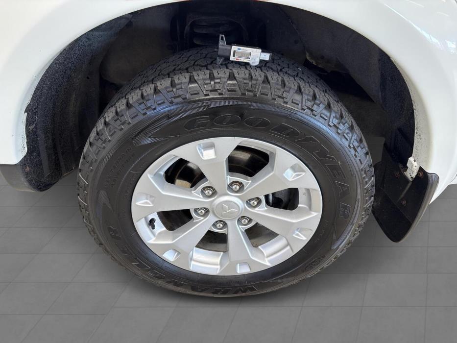 MITSUBISHI L200 2011