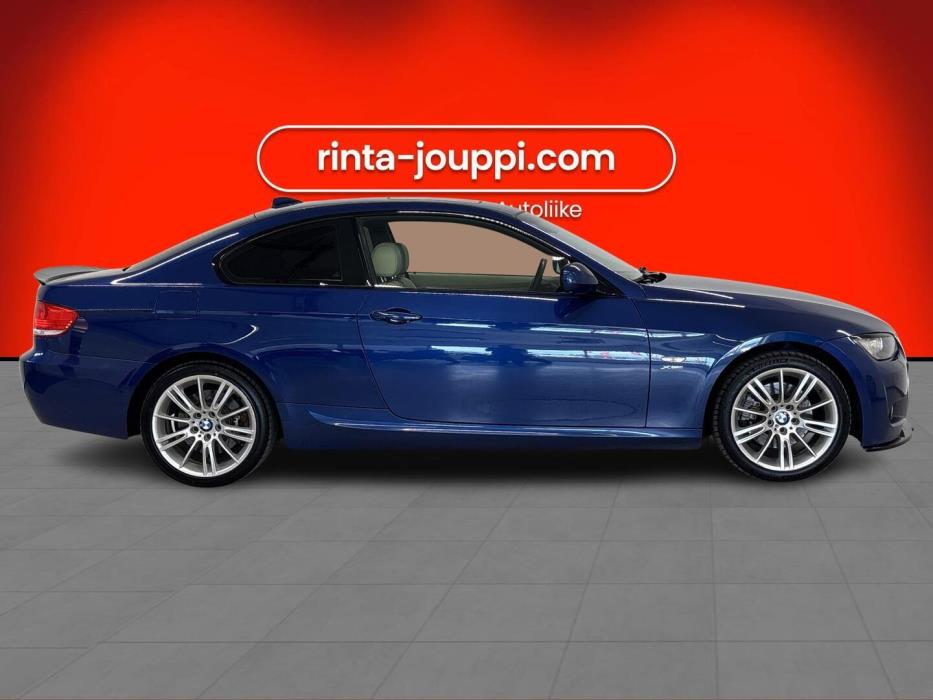 BMW 330 2010