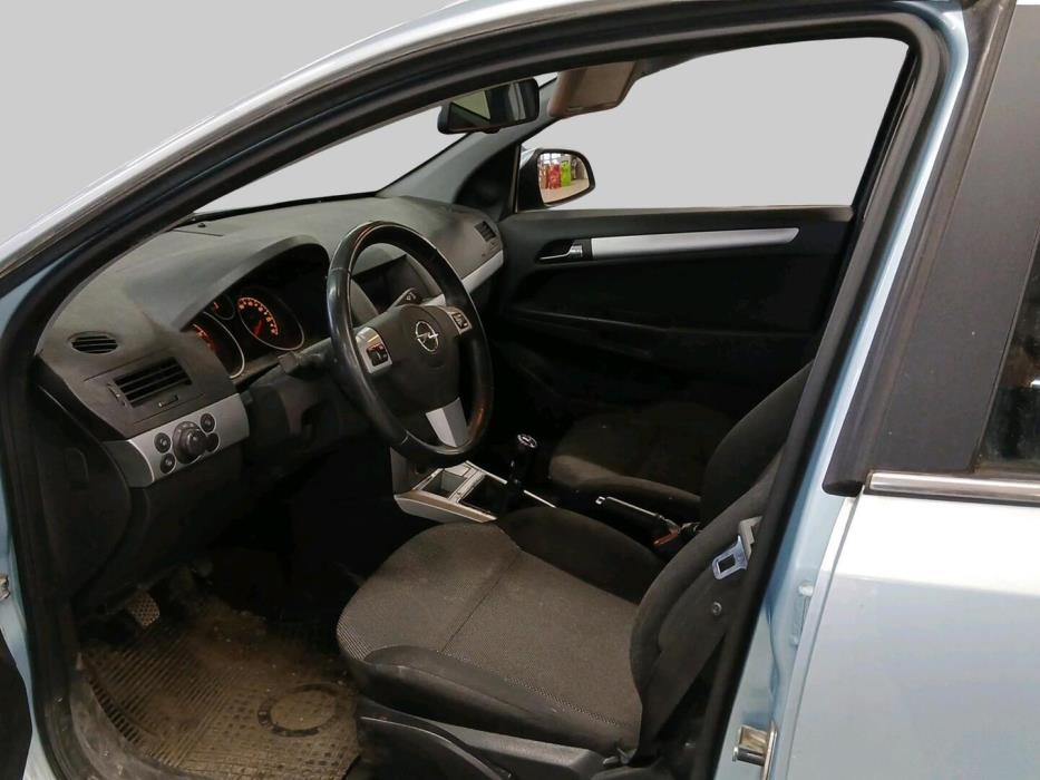 OPEL Astra 2010