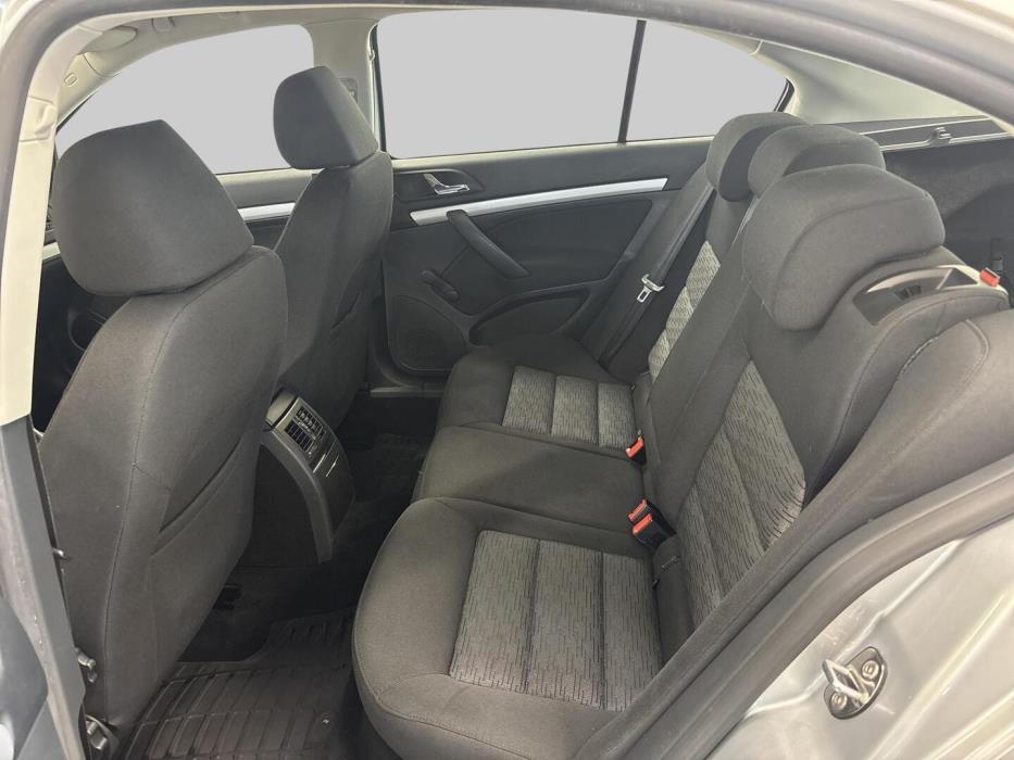 SKODA Octavia 2012