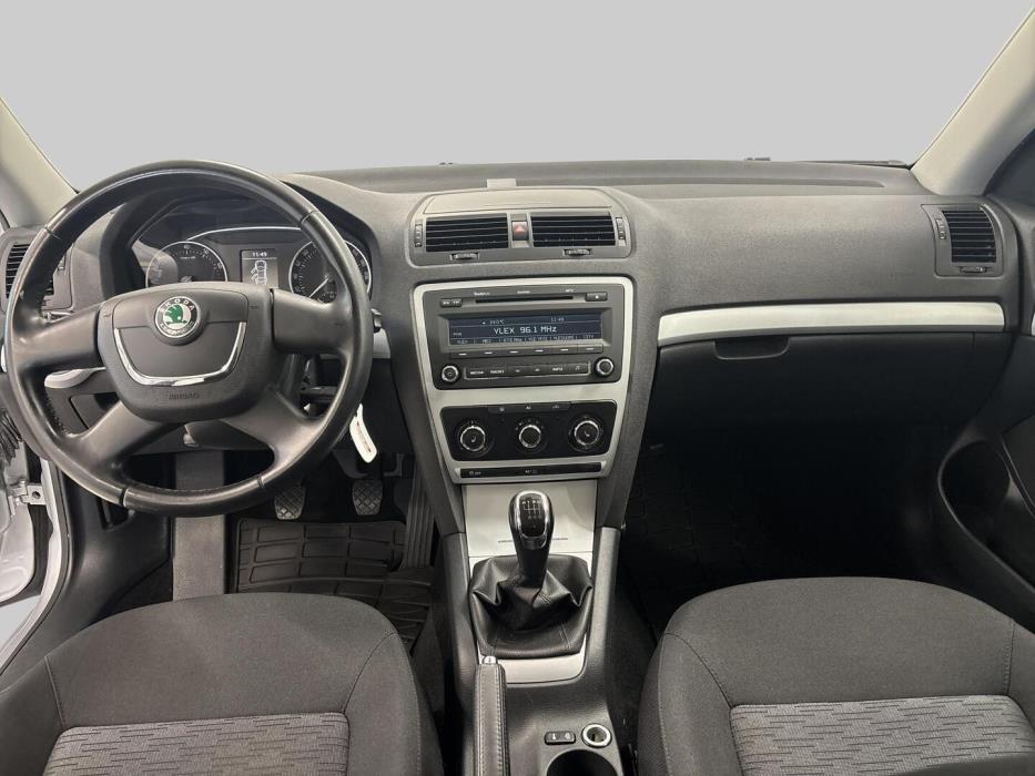 SKODA Octavia 2012