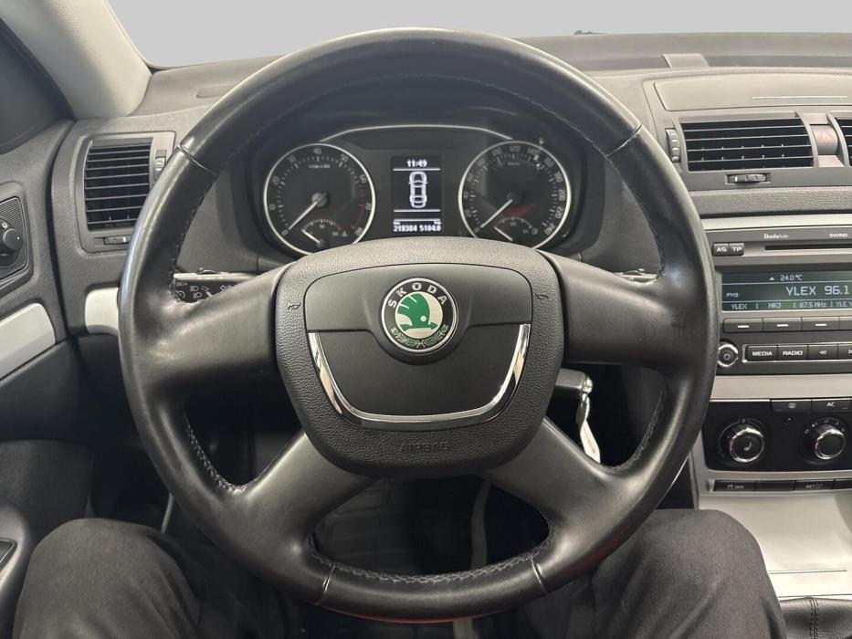 SKODA Octavia 2012
