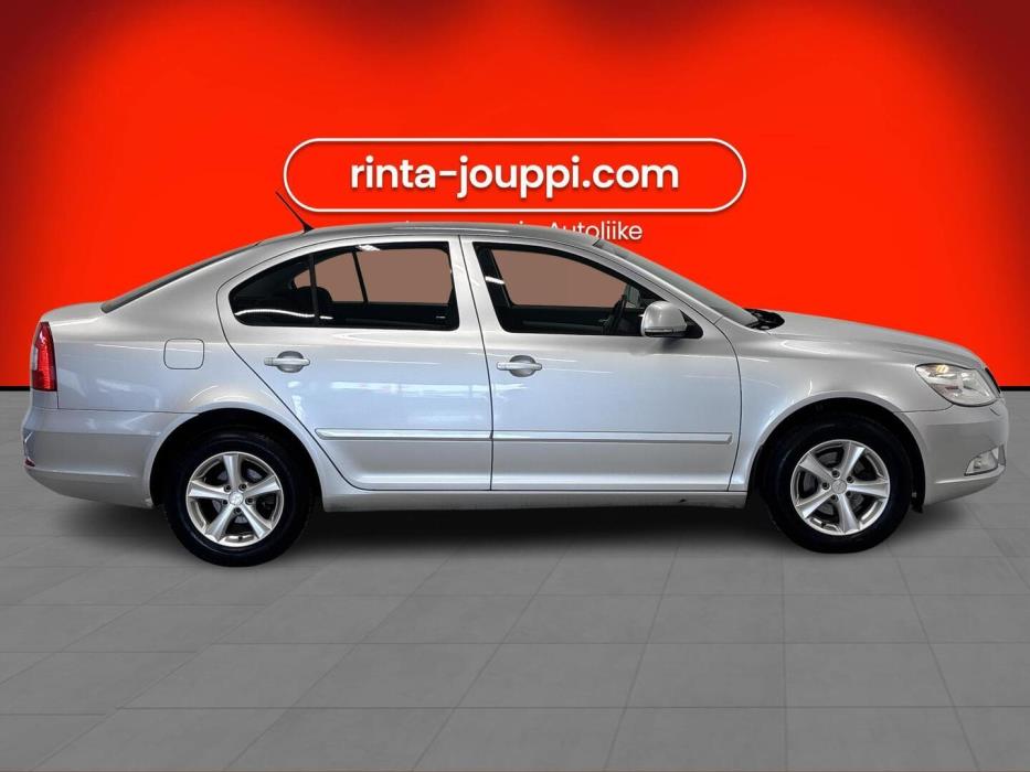 SKODA Octavia 2012