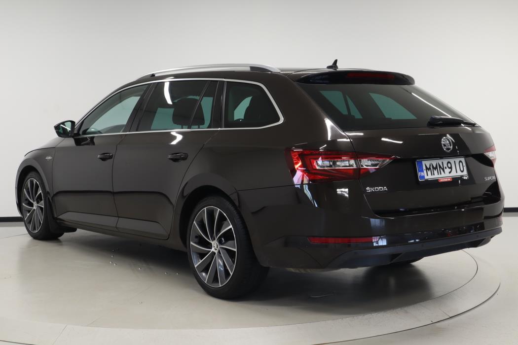 SKODA Superb 2016
